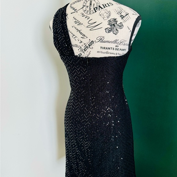 Size 8 Jackie Jon black one shoulder cocktail dress. In excellent condition. - Picture 5 of 9